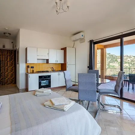 The Lemon Tree Apartament *